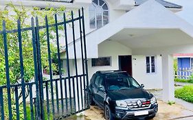 Teyt'S White Home - 3 Bedroom Villa